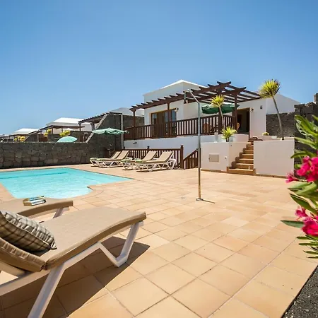 Luxury With Private Heated Pool 15 Villa Playa Blanca (Lanzarote)